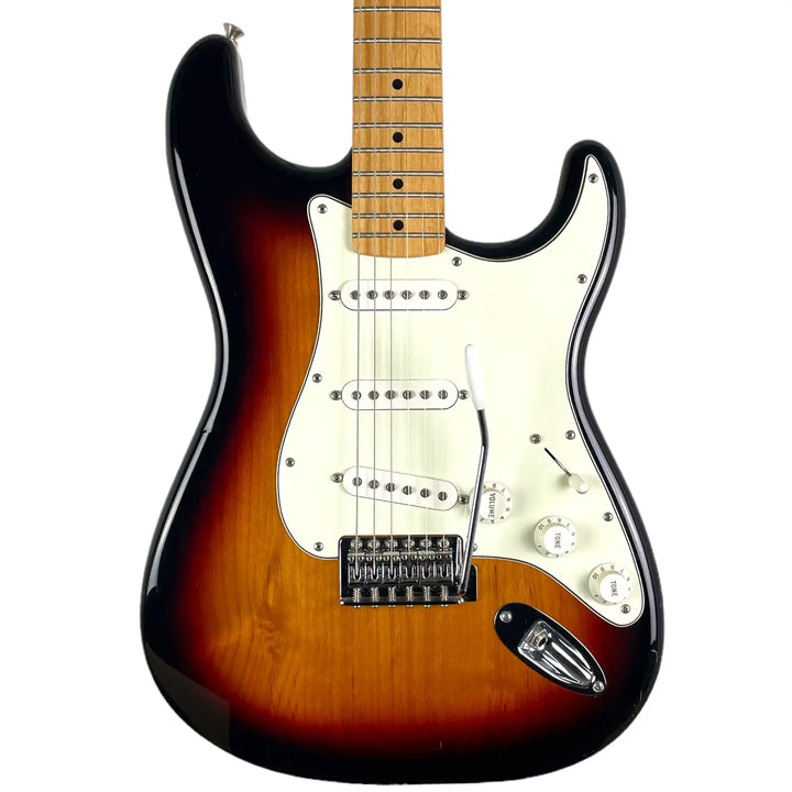 Fender Standard Stratocaster 2017 - Sunburst - Pat´s Guitars