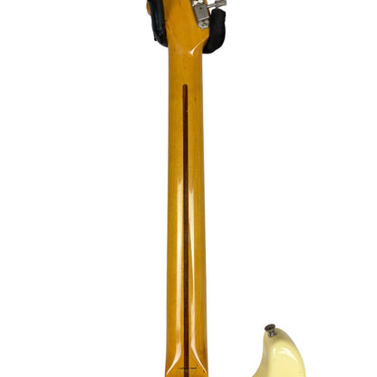 Fender Japan 57-es újrakiadású Stratocaster 2007-2008 - vintage fehér - scalloped fogólappal