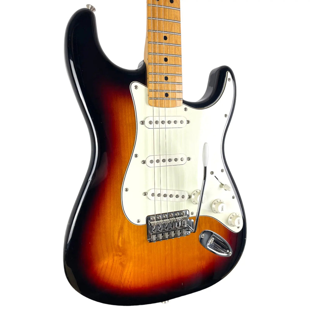 Fender Standard Stratocaster 2017 - Sunburst - Pat´s Guitars