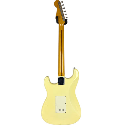 Fender Japan 57-es újrakiadású Stratocaster 2007-2008 - vintage fehér - scalloped fogólappal