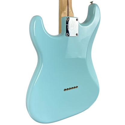 Fender Tom Delonge Signature Stratocaster 2023 - Daphne Blue