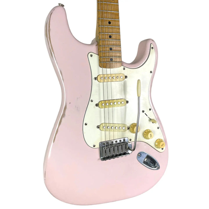 Fender Japan Relic Stratocaster 1986-1987 - Pink - Pat´s Guitars