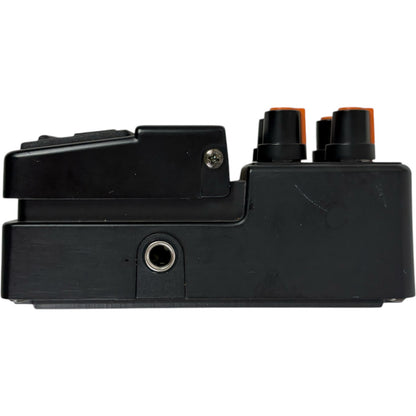 Pedal de efect Yamaha DM-100 Distorsionare cu Modulație