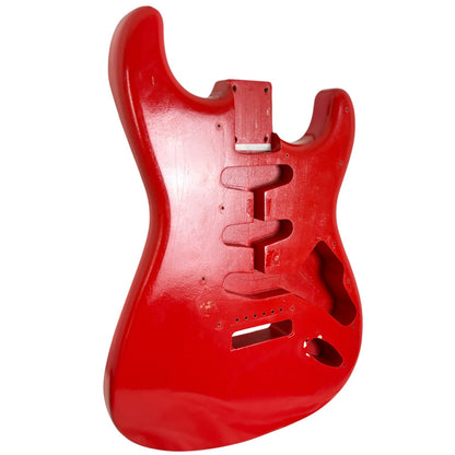 Fender Japan Stratocaster -runko - maalattu uudelleen punaiseksi
