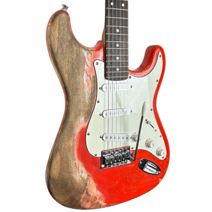 Raskaasti kulunut Relic Stratocaster - Fiesta-punainen