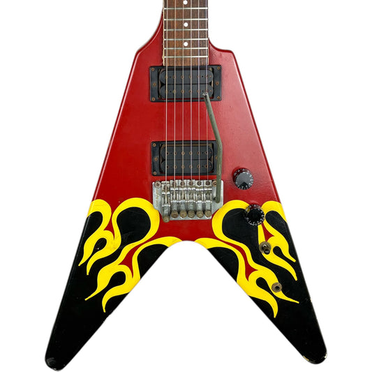 Fernandes Flying V 1984-1986 - repeinte avec des flammes