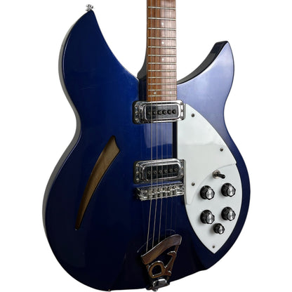 Rickenbacker 330 2010 – midnatsblå
